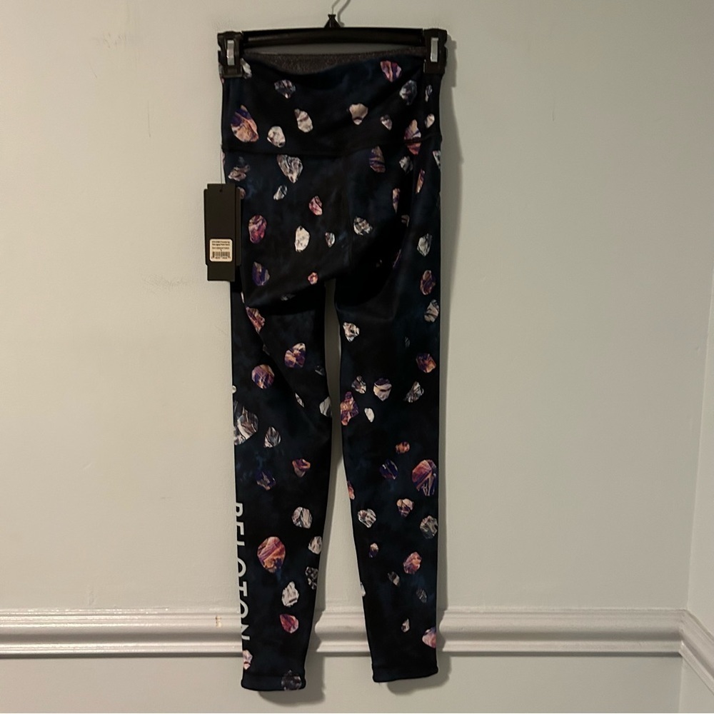 NWT Peloton Asteroid High Waisted Reversible Leggings Size Small - Picture 4 of 9